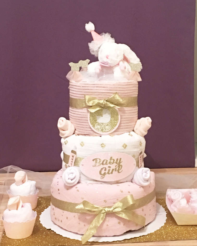 le Gâteau de couches, un cadeau 3 en 1 - Une maman qui cartonne